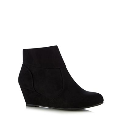 Black textured wedge heel ankle boots